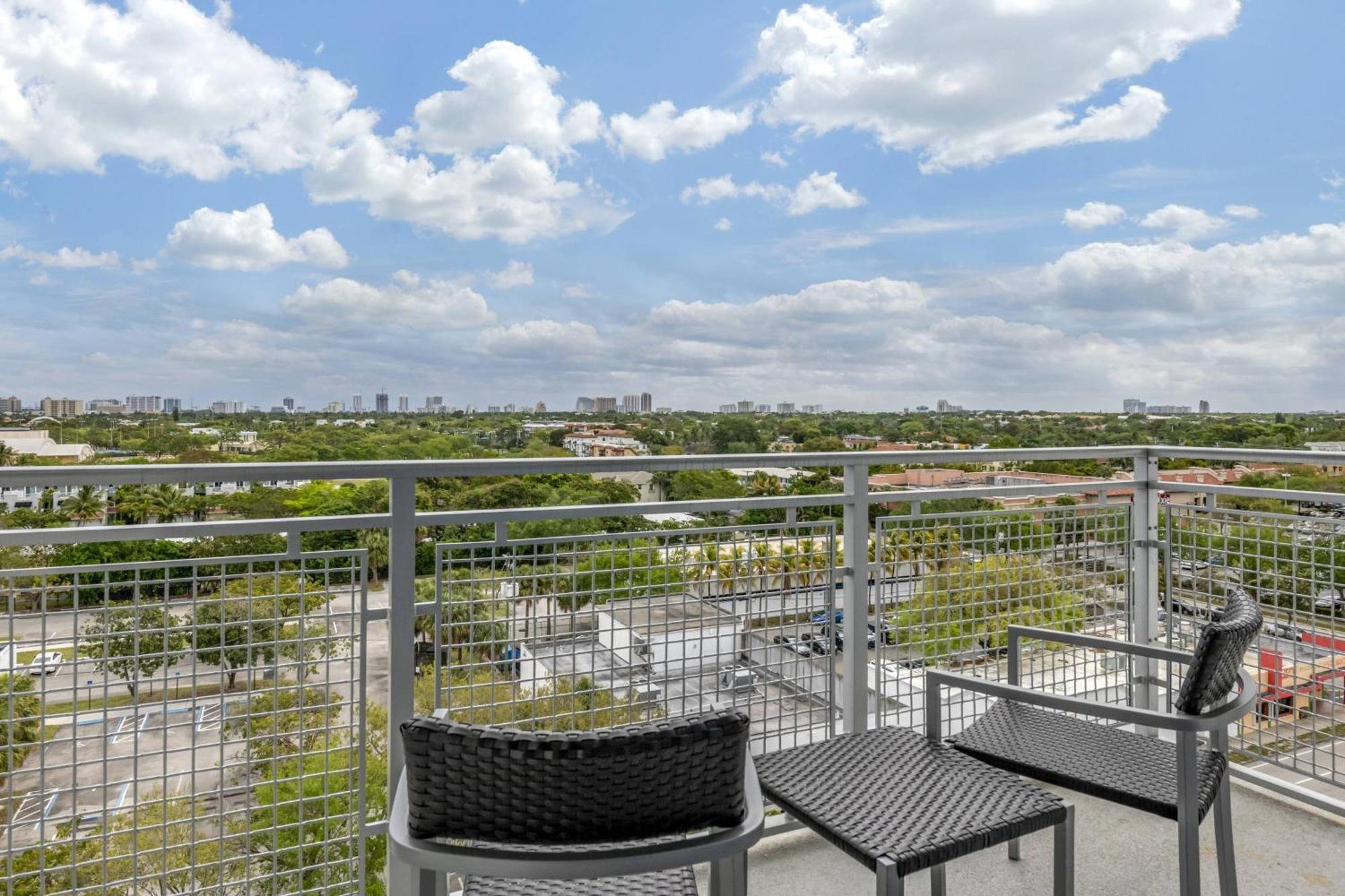 Courtyard By Marriott Fort Lauderdale Downtown Exterior foto